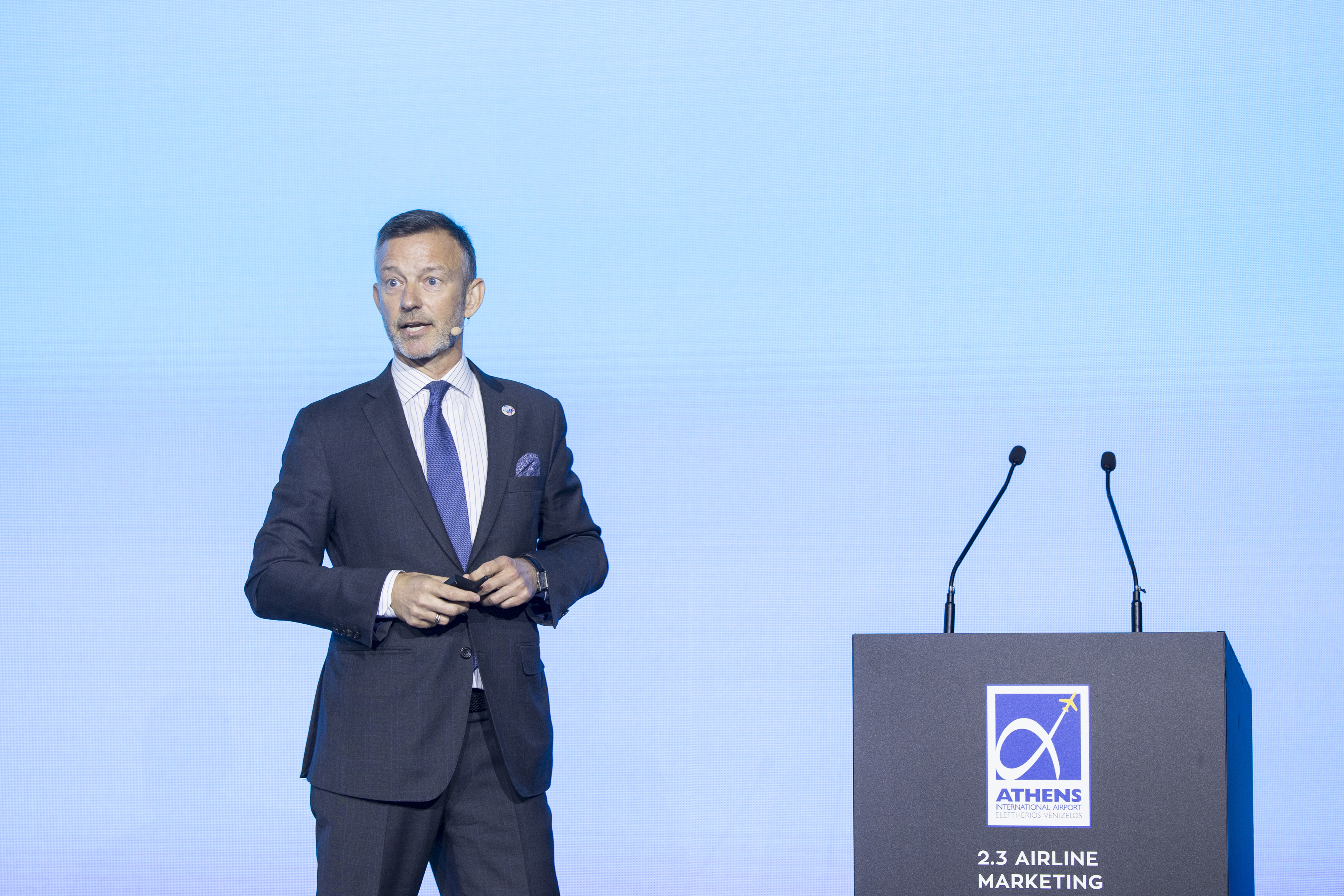 Άνδρας Ομιλητής στο Airline Marketing Workshop