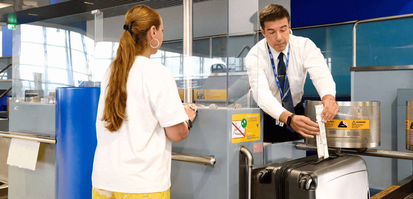 passenger checking in athens international airport