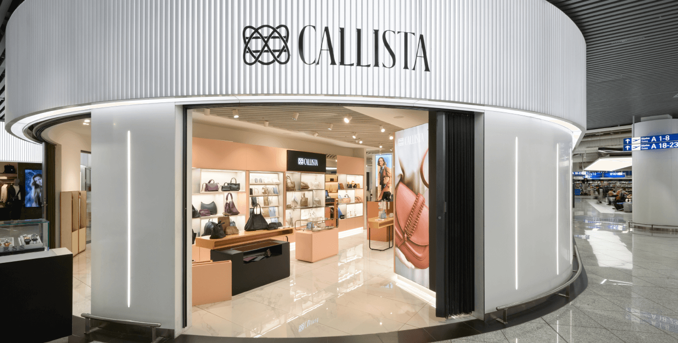 Εσωτερικό μαγαζιού Callista με τσάντες στο διεθνές αεροδρόμιο Αθηνών